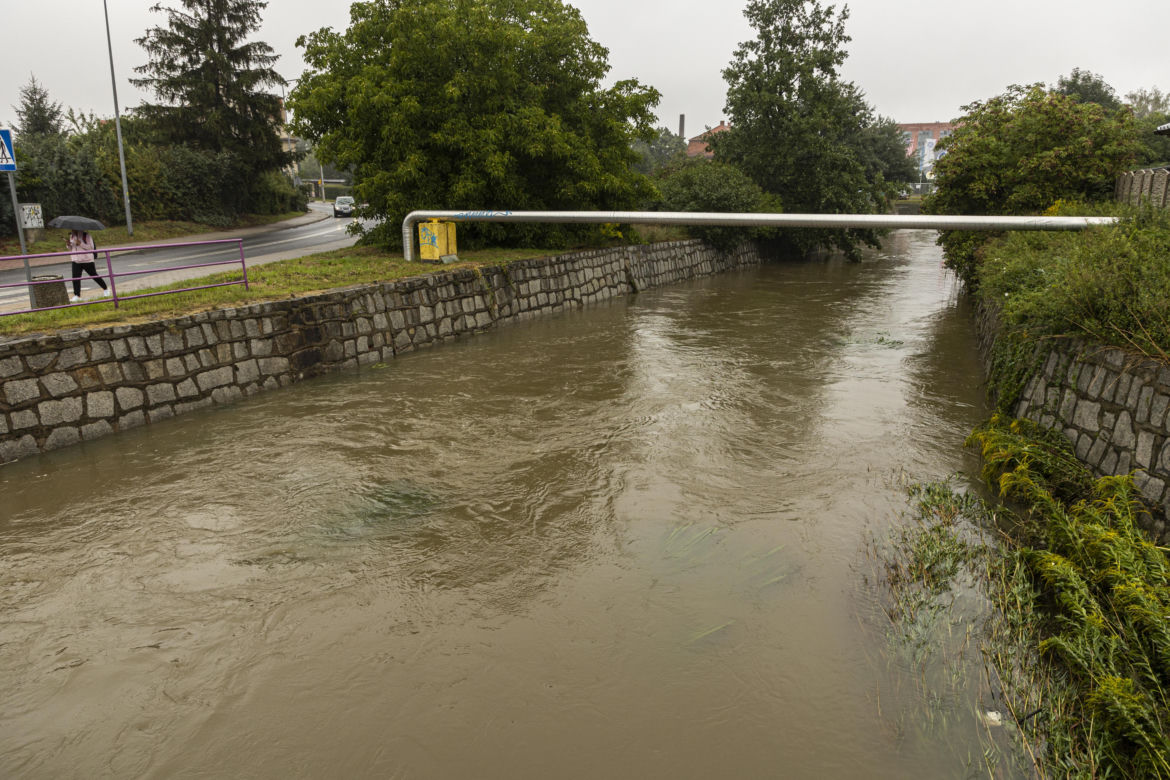 Prawie 500 interwencji straży pożarnej, 100 podtopionych gospodarstwtom