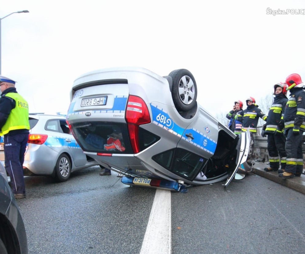 Wypadek radiowozu na DTŚ