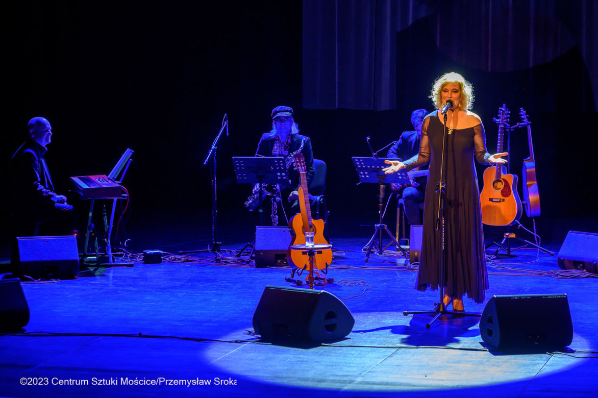 „Femmes czyli kobiety”. Koncert Justyny Bacz w Centrum Sztuki Mościce