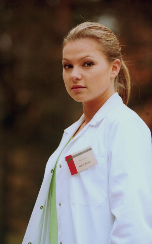 - Katarzyna Bujakiewicz przez lata grała w "Na dobre i na złe". Tak wyglądała na początku swojej przygody z serialem