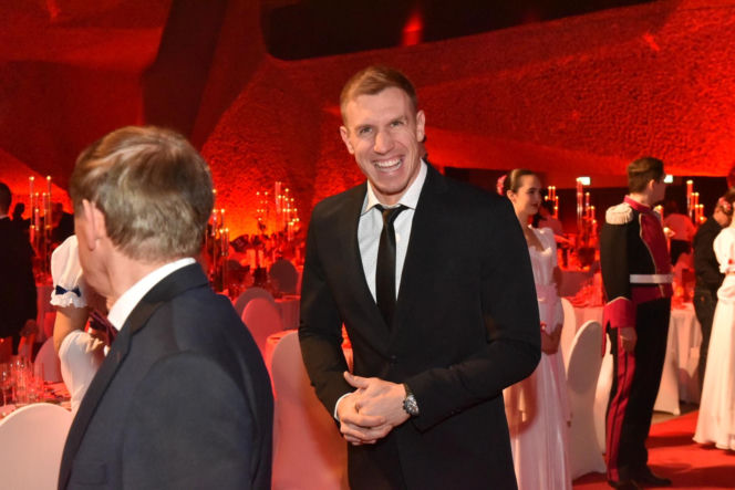 XIV Marszałkowski Bal Dobroczynny w CKK Jordanki. Zdjęcia ze środka. Efektowne kreacje VIP-ów