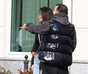 Michał Koterski z dziewczyną na spacerze