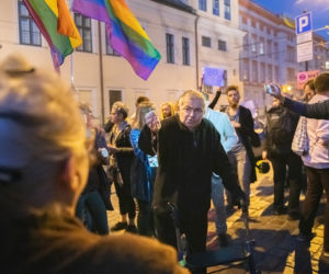 Tańczący protest pod krakowską kurią
