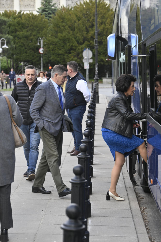 Politycy PiS jadą na wyjazdowe posiedzenie klubu