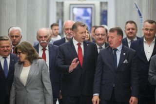 Czarnek i alternatywa dla rolników