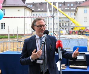 Wmurowanie aktu erekcyjnego pod budowę Uniwersyteckiego Centrum Zabiegowego dla Dzieci