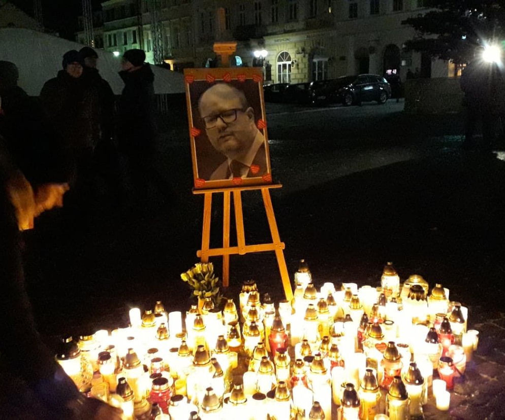 Światełko dla Pawła Adamowicza