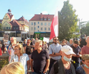 Protest w Szczecinie po przegłosowaniu ustawy Lex TVN