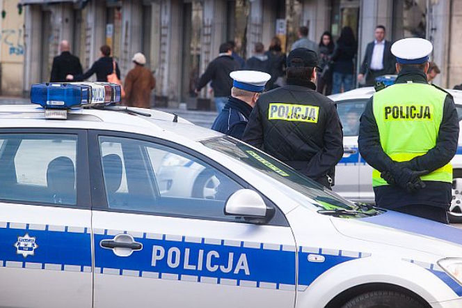 Policja policjant wóz policyjny