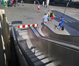 Kraków: Schody ruchome znów nieruchome. Koszmar pasażerów trwa