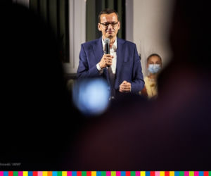 Premier Mateusz Morawiecki przyjechał na Podlasie i rozdaje czeki 