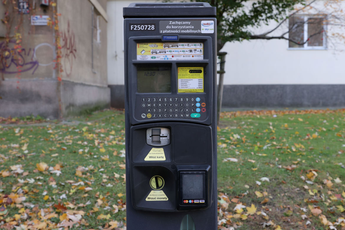 Nowa strefa płatnego parkowania na Mokotowie. Na których ulicach staną parkomaty?