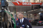 Przemysław Czarnek na stacji Orlen