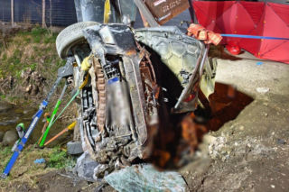 Nie żyje młody kierowca Forda, pasażerka trafiła do szpitala. Policja bada ważny szczegół