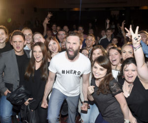 Clive Standen. Gwiazda Wikingów w stolicy!