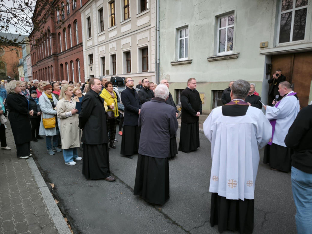 Droga Krzyżowa przeszła ulicami Leszna