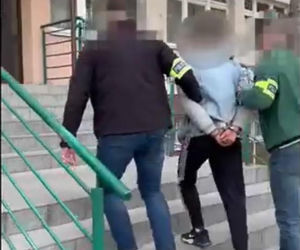 Na szczęście wszystko nagrały kamery z pobliskiego monitoringu, a o zdarzeniu natychmiast powiadomiono policję