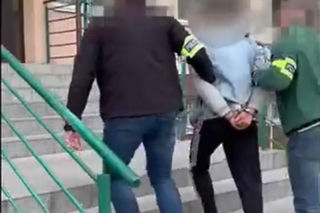 Na szczęście wszystko nagrały kamery z pobliskiego monitoringu, a o zdarzeniu natychmiast powiadomiono policję