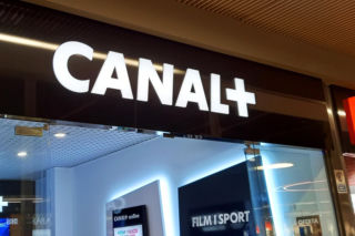 Kanały sportowe Canal + magicznie zniknęły. UOKiK po stronie kibiców