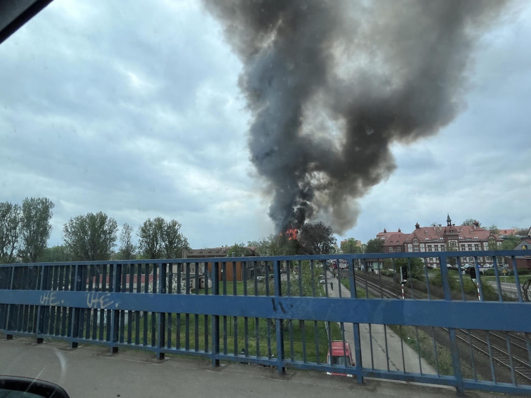 Pożar dachu budynku Akademii w Gorzowie