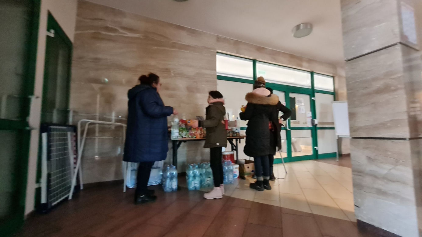 Uchodźcy z Ukrainy w ośrodku w Waplewie