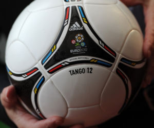 Tango 12 - piłka na Euro 2012