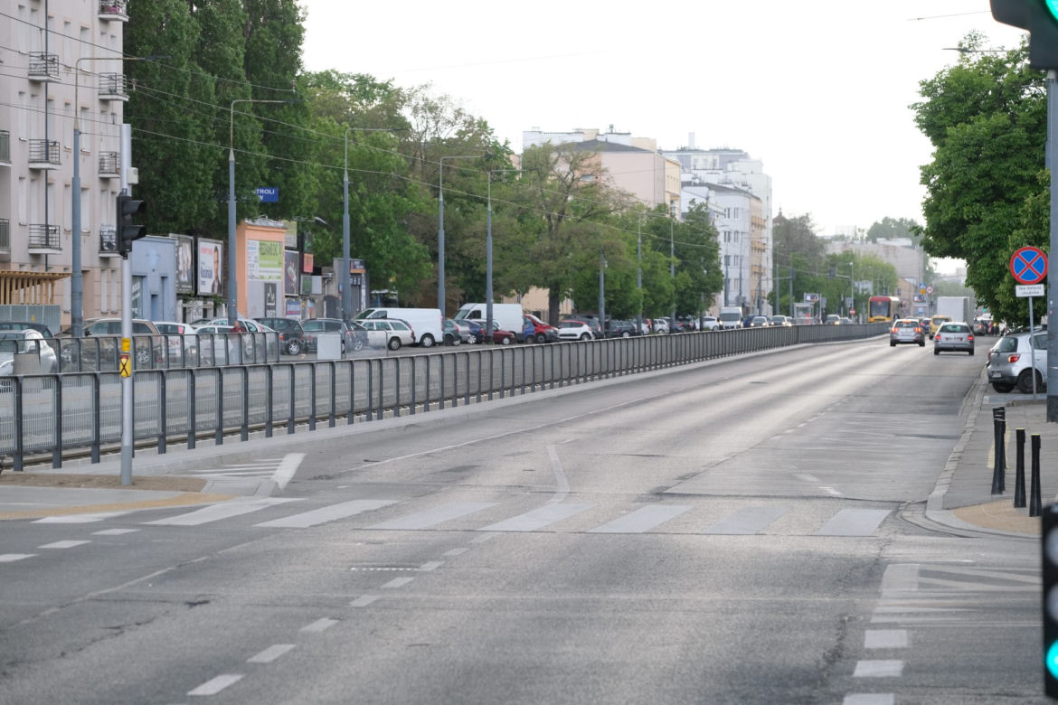 Krawężniki grozy na Grochowskiej