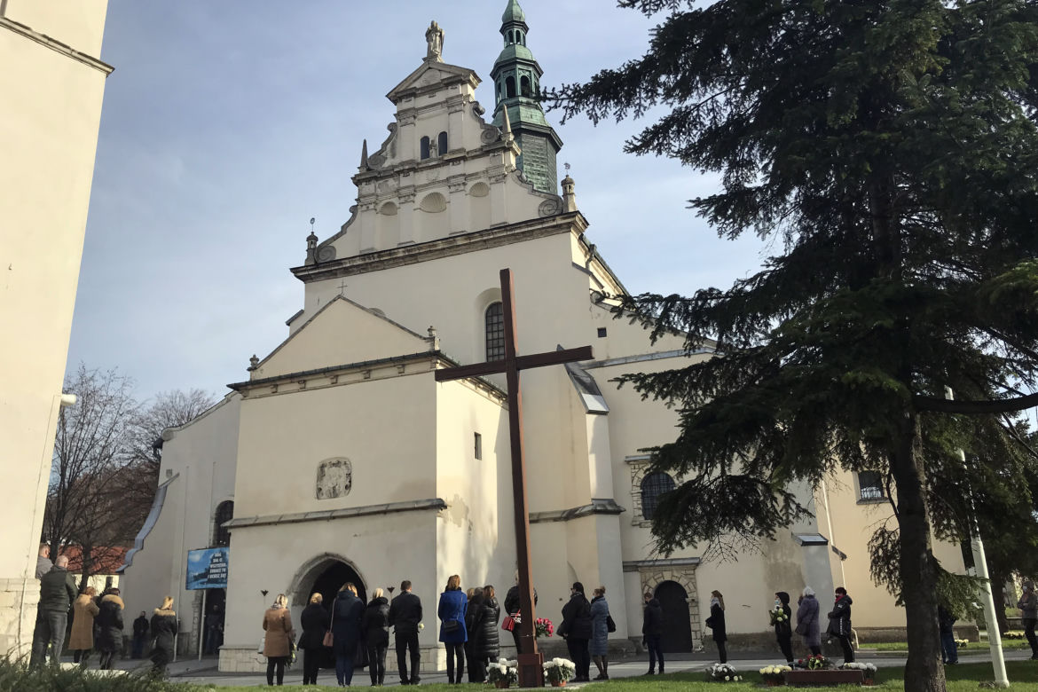 Śmiertelnie pobita przez męża Katarzyna M. została pochowana w Pińczowie