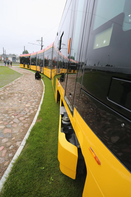 Nowy tramwaj wyjechał warszawskie tory! 