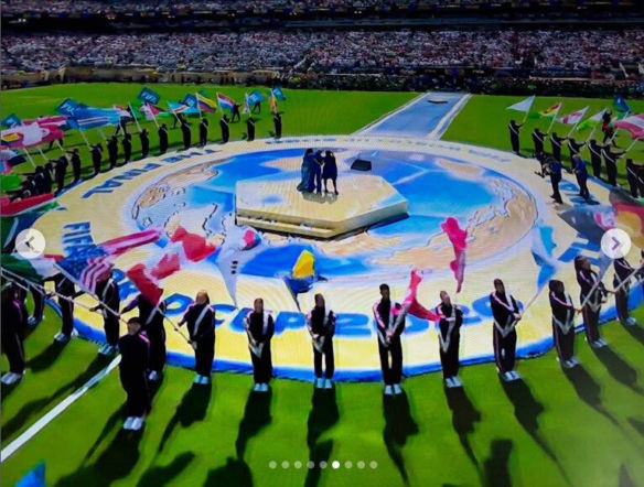 Robbie Williams i Nicole Scherzinger rozgrzali finał mundialu! Ich występ przejdzie do historii
