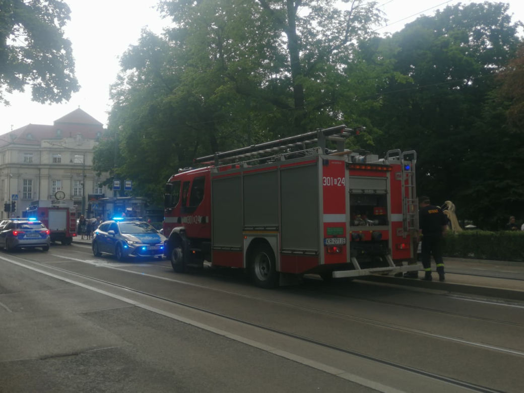 Kobieta wpadła pod tramwaj. Dramatyczny wypadek w centrum Krakowa