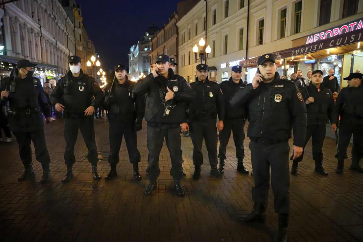 Uliczne protesty w Rosji! Zatrzymanych Putin wysyła na wojnę. Mobilizacja jednak powszechna?