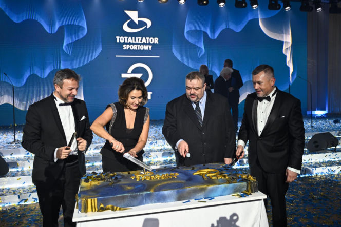 Radosław Sikorski odznaczył Ambasadorów Totalizatora Sportowego