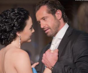 UKRYTA MIŁOŚĆ: Luciana (Zuria Vega) i Rodrigo (Gabriel Soto) na balu