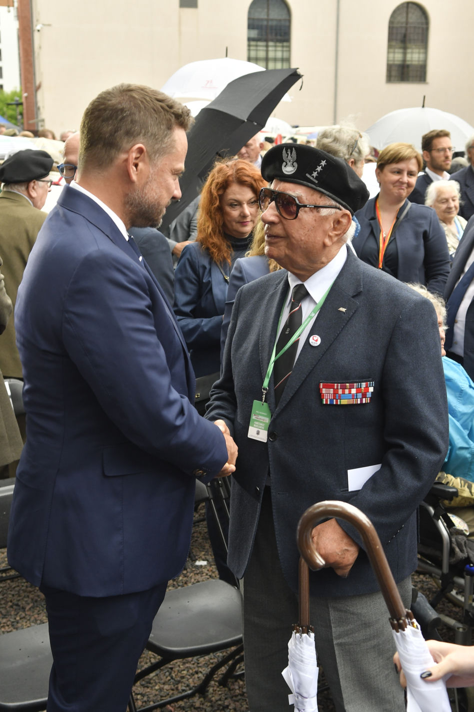  Andrzej Duda i Rafał Trzaskowski dziękują powstańcom