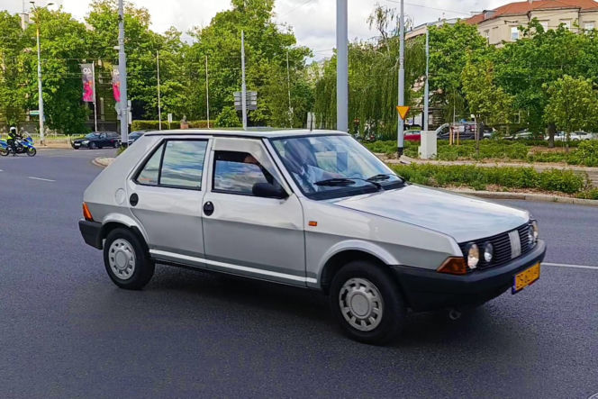 Parada zabytkowych pojazdów w Szczecinie
