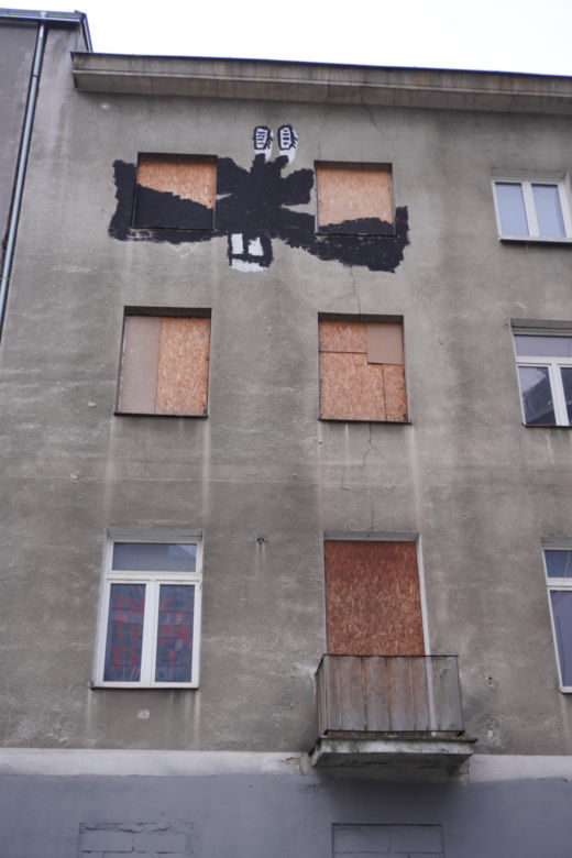 Zabytkowe kamienice mają ślady rozbiórki