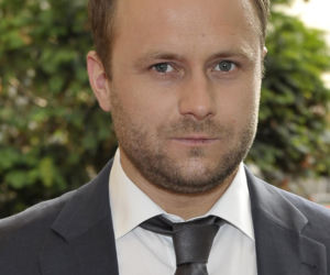 Leszek Lichota kiedyś i dziś. Zobaczcie, jak przez lata zmieniał się aktor