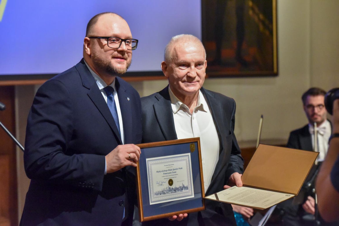 90-lecie Pomorzanina Toruń. Zdjęcia z uroczystej gali