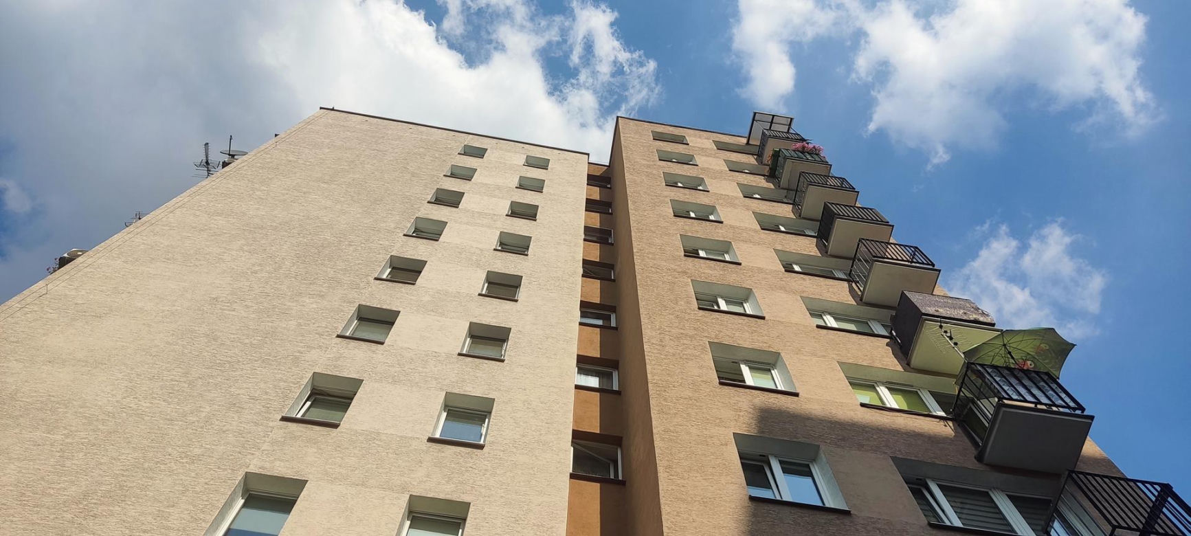  Jej ciało od roku rozkładało się w mieszkaniu. Nikt nie interesował się życiem pani Jolanty