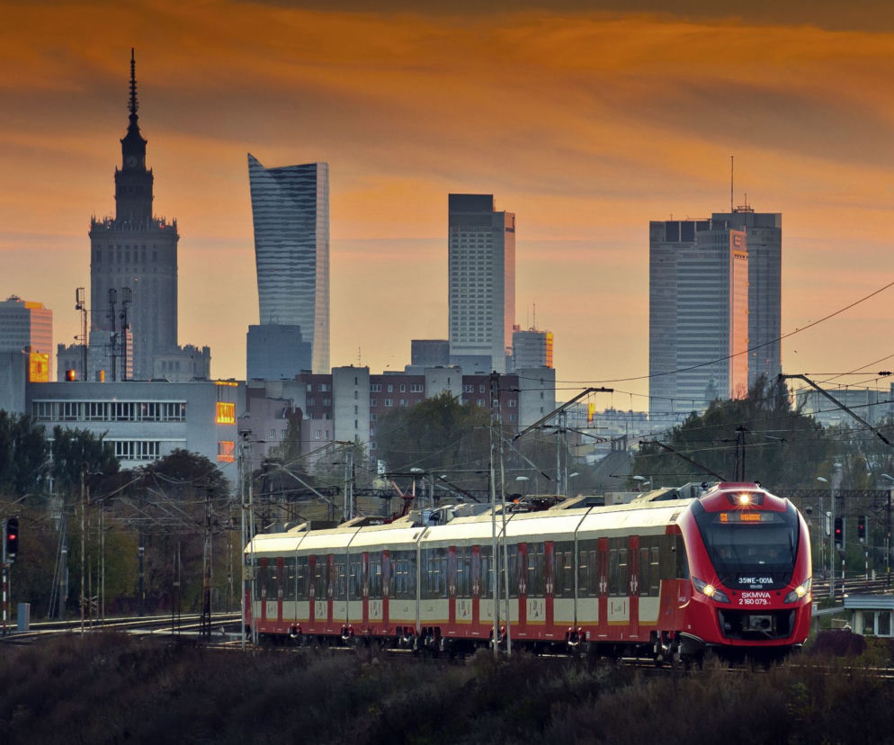 Sztuczna inteligencja powie kierującemu pociągiem kiedy hamować! Nowe rozwiązania w SKM