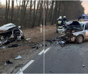Szokujący wypadek pod Płockiem! Kilka osób w szpitalu po potwornym zderzeniu toyoty i volkswagena [ZDJĘCIA]