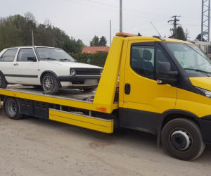 30-letnim golfem pędził 180/h 