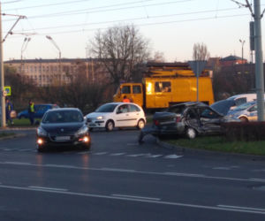 Kolizja tramwaju z samochodem ul. Czerwona Droga