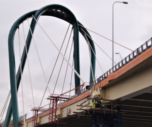 Trwa naprawa Mostu Uniwersyteckiego. Sprawdzamy, jak przebiegają prace [ZDJĘCIA]