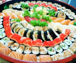 Japońskie przysmaki w Warszawie: sprawdź, gdzie zjeść najlepsze sushi! [RANKING]