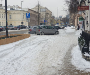 Na lubelskich chodnikach zalega śnieg