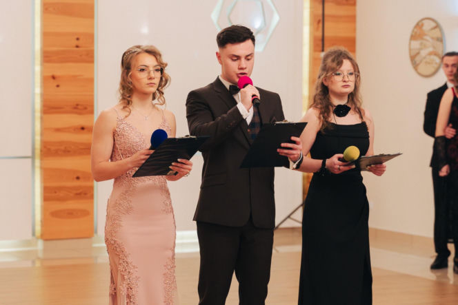 Studniówka 2026 maturzystów Zespołu Szkół Zawodowych nr 1 w Starachowicach