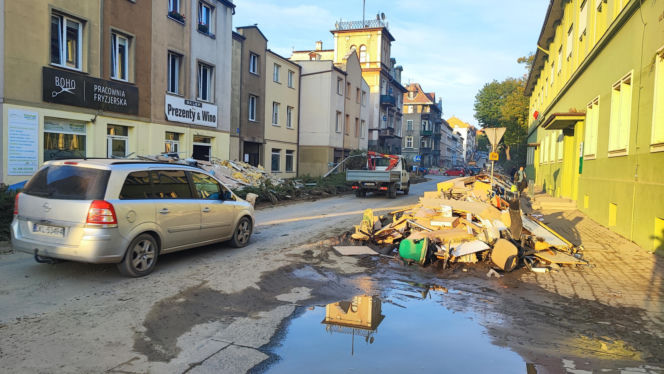 Pękła tama, fala zalała miasto. Dwa lata od koszmaru na Dolnym Śląsku. "Dzieci płakały"