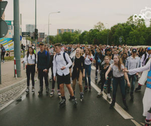 2. Nightskating Białystok. Weselny przejazd na rolkach